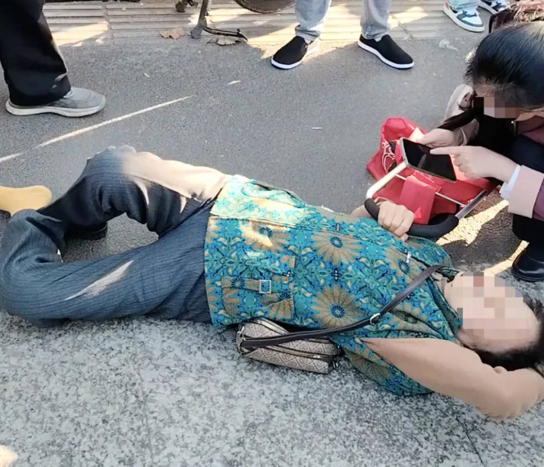 91.5万元打300头野猪<strong></p>
<p>第一滴血虚拟币</strong>，南京一企业中标后弃标，知情人：人手不够
