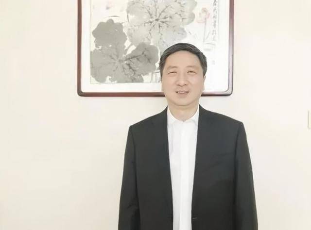 正厅级赵东亮<strong></p>
<p>第一滴血虚拟币</strong>，主动交代问题