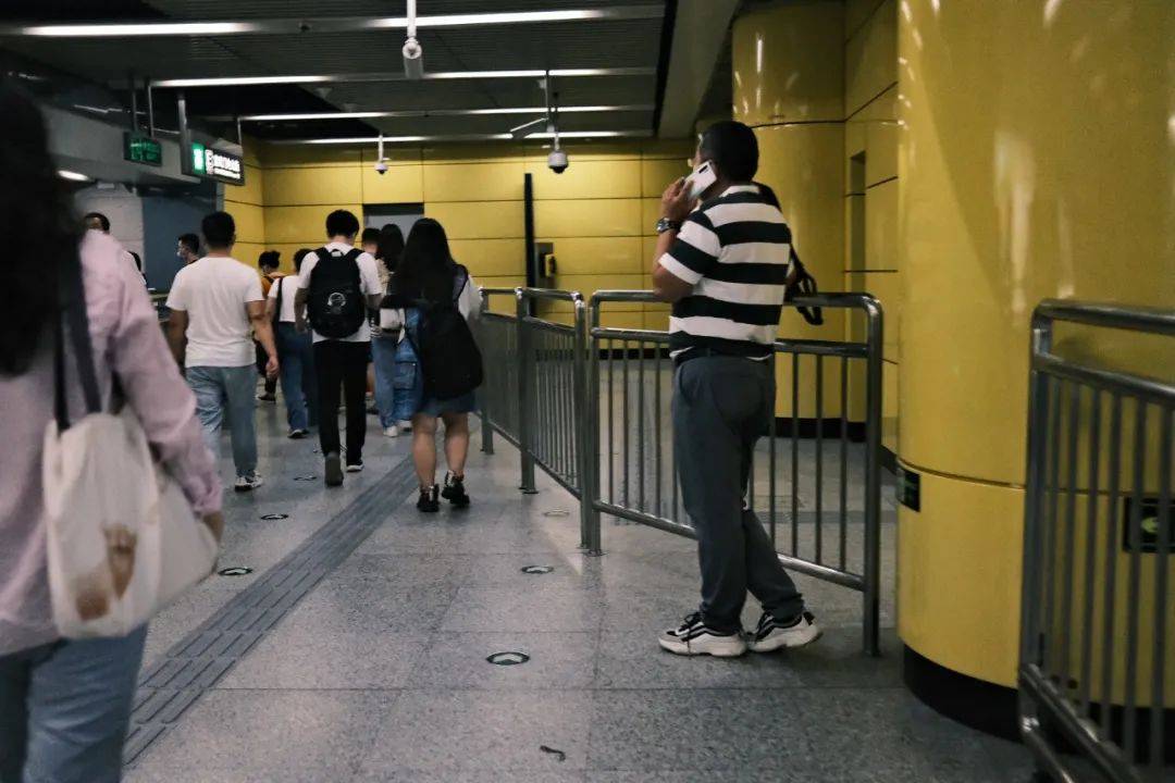 “地铁换乘路线比我的命还长”<strong></p>
<p>虚拟币传销</strong>，大城市通勤很难不被它逼疯