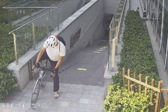 万元自行车没锁？偷车贼得手后狂飙17公里<strong></p>
<p>虚拟币搬砖套利</strong>，因为⋯⋯