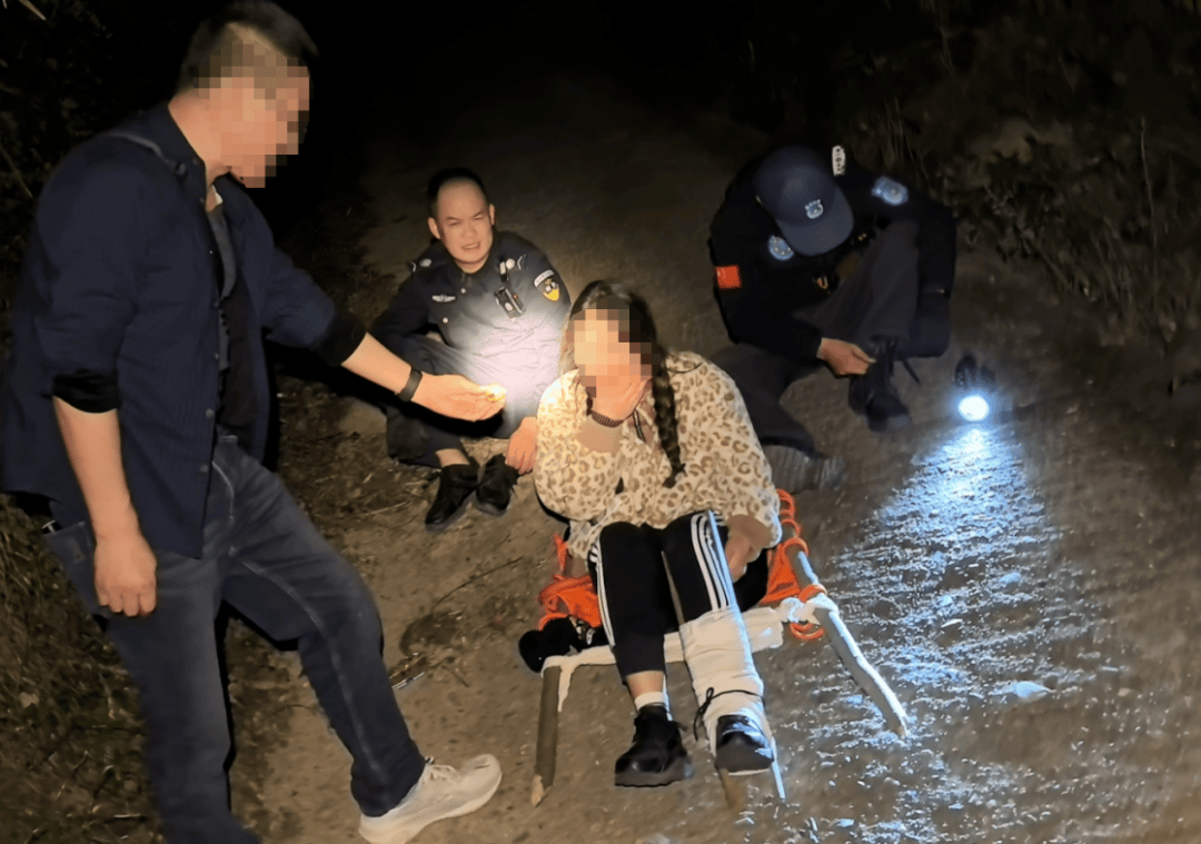 警服做的担架？网友直呼：安全又温暖<strong></p>
<p>虚拟货币欧盟币</strong>！