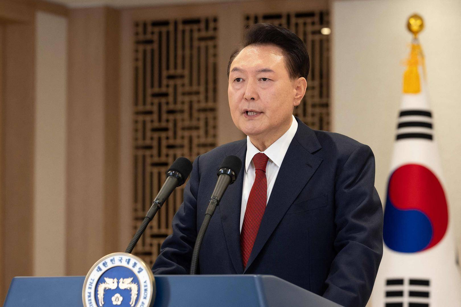 突然主张弹劾总统的韩国执政党党首：曾获尹锡悦多次提拔<strong></p>
<p>虚拟币虚拟充值软件</strong>，后因第一夫人惹怒“亲尹派”