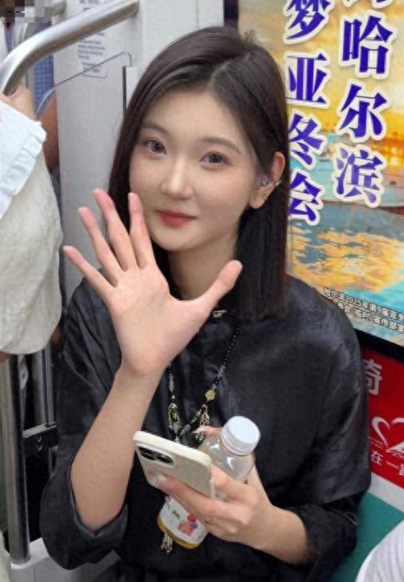 女孩身高2米26貌美如花<strong></p>
<p>网络虚拟币有哪些</strong>，妈妈天天发愁：白长这么漂亮，没人敢追