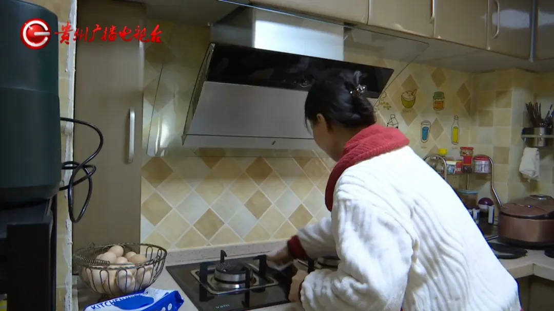 恶心坏了！贵阳一女子家中被扔进一颗“炸弹”<strong></p>
<p>投资虚拟币哪个好</strong>，残羹剩饭炸开花