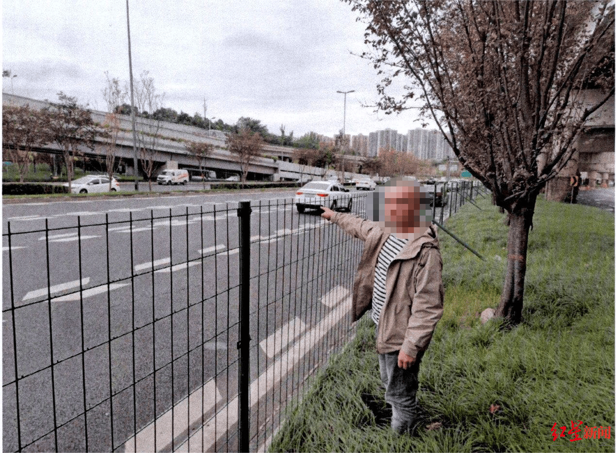 成都三环主路惊现小轿车跨过隔离带掉头<strong></p>
<p>欧盟币虚拟货币</strong>，原来是司机酒驾走错路……