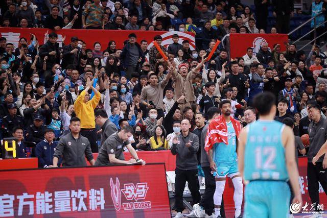 热血沸腾！青岛男篮最后三分钟14-0绝地翻盘<strong></p>
<p>开元币</strong>，队史首次单赛季双杀辽宁
