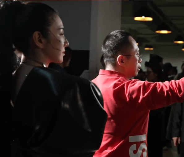 周鸿祎回应参演的短剧辣眼睛：黄奕诱惑<strong></p>
<p>中国元熊猫虚拟币</strong>我的剧情是DeepSeek设计的