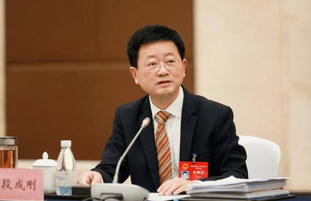 重庆：坚决拥护党中央决定<strong></p>
<p>中国银行虚拟币</strong>，深刻汲取教训