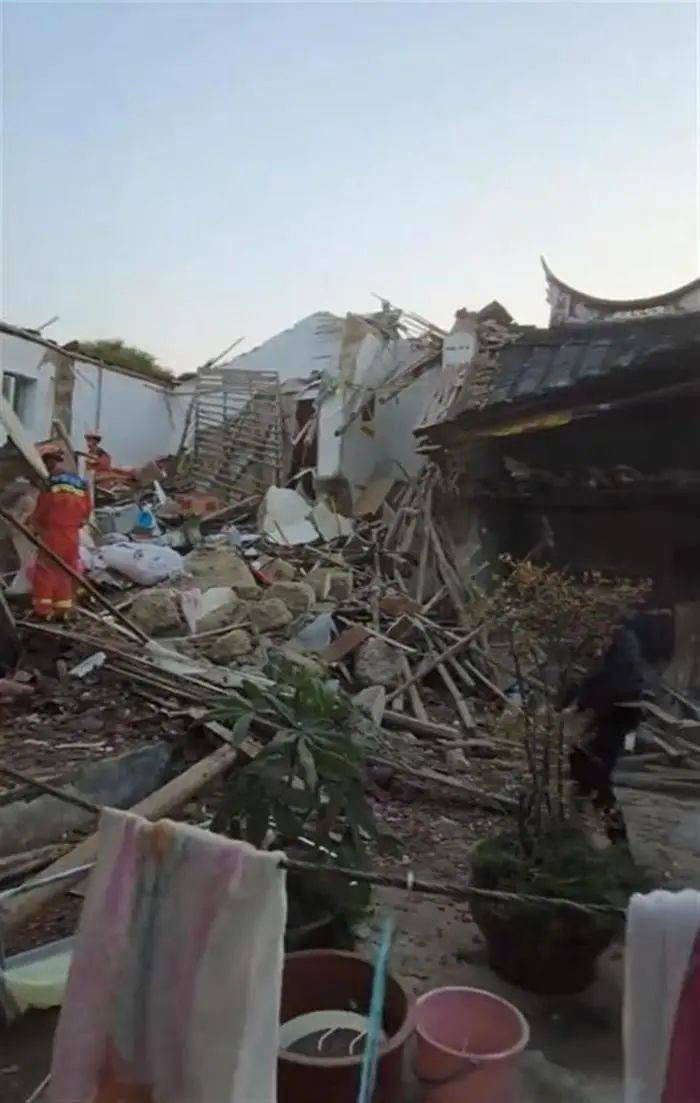 福建一民宅倒塌7人被埋<strong></p>
<p>上海虚拟币公司</strong>，亲历者：房龄已超60年