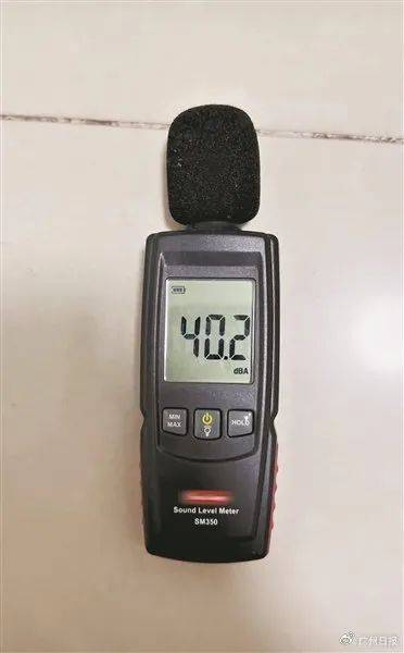 7楼住户疑似为报复8楼安装“震楼器”<strong></p>
<p>虚拟币平台搭建</strong>，9楼一家“躺枪”被震楼两三年：在找房子考虑搬走了