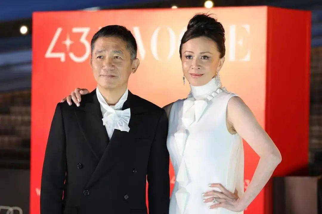 刘嘉玲连发10多张梁朝伟照片：他都不知道自己帅<strong></p>
<p>虚拟币变现</strong>！头发白了也不肯染