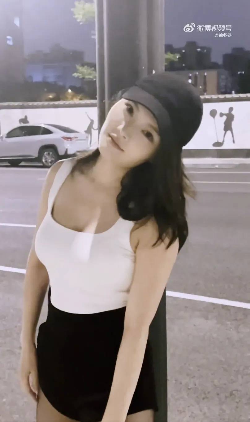 “椰树女神”徐冬冬晒真实肚子<strong></p>
<p>虚拟币变现</strong>，展示健康美：不超130斤就舒适！