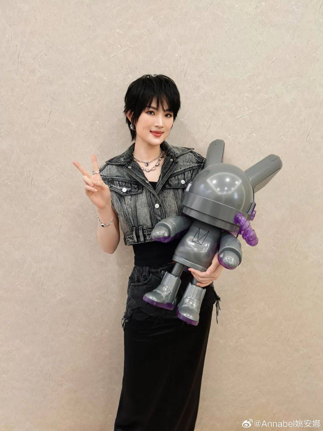 姚安娜被问到哈佛大学拒收国际生<strong></p>
<p>最新虚拟币收录网</strong>，微笑回应“还好毕业了”，此前曾以满分成绩考入哈佛大学