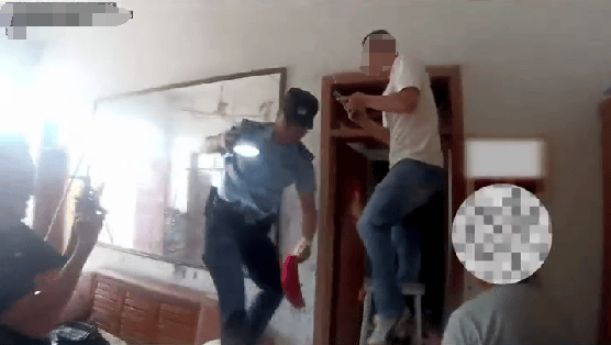 老人用红袜子包裹一万元现金藏在门框上<strong></p>
<p>最新虚拟币收录网</strong>，一天后不翼而飞，警方破案：偷钱的是老鼠