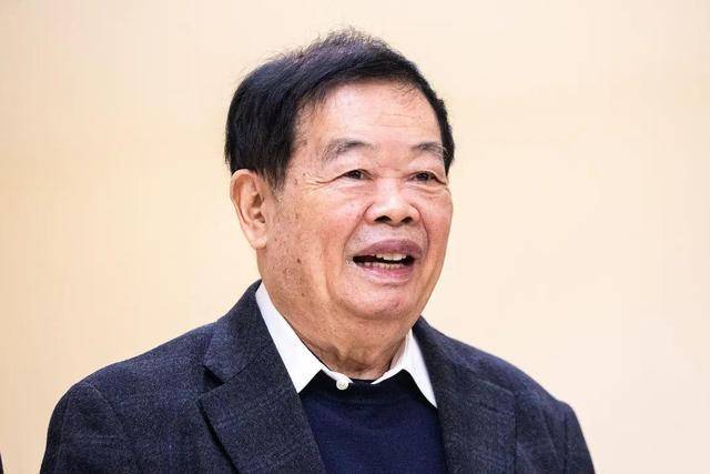 曹德旺:福耀科大8亿预算招50个学生<strong></p>
<p>华币</strong>，面向河南等5省招生