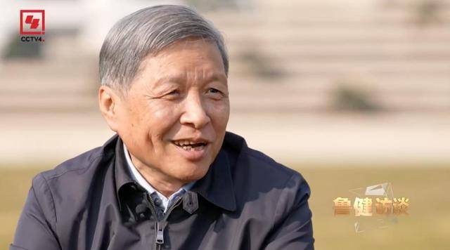 曹德旺:福耀科大8亿预算招50个学生<strong></p>
<p>华币</strong>，面向河南等5省招生