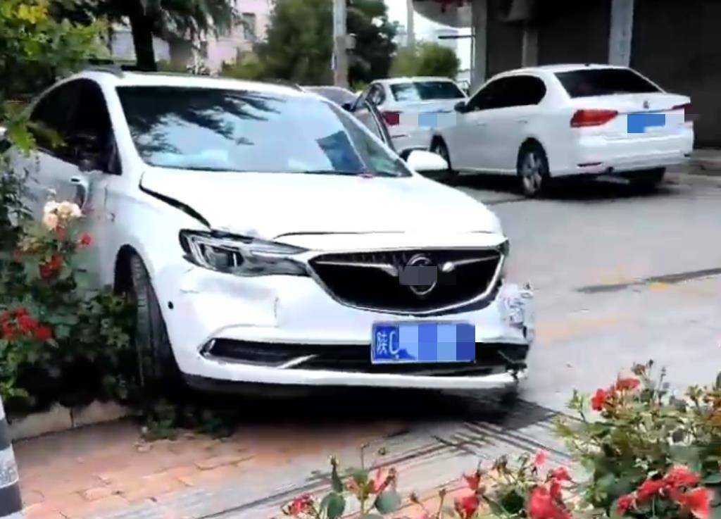 宝鸡一社区女书记当街开车追撵女子撞上电瓶车：两名女子被警方控制<strong></p>
<p>虚拟货币</strong>，两名伤者在医院治疗