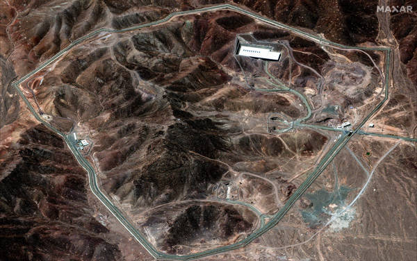 特朗普咨询军事顾问：13.6吨巨型钻地弹能摧毁福尔道地下核设施吗<strong></p>
<p>营业执照</strong>？