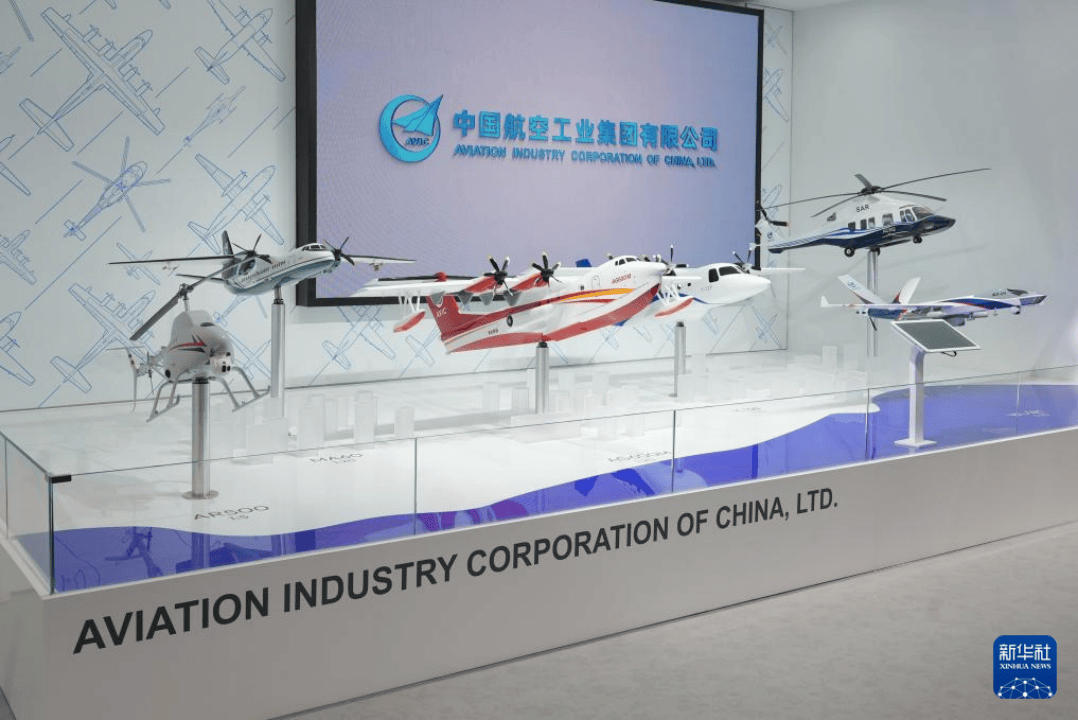 当面歼-10CE<strong></p>
<p>营业执照</strong>，对面“阵风”：巴黎航展对台戏
