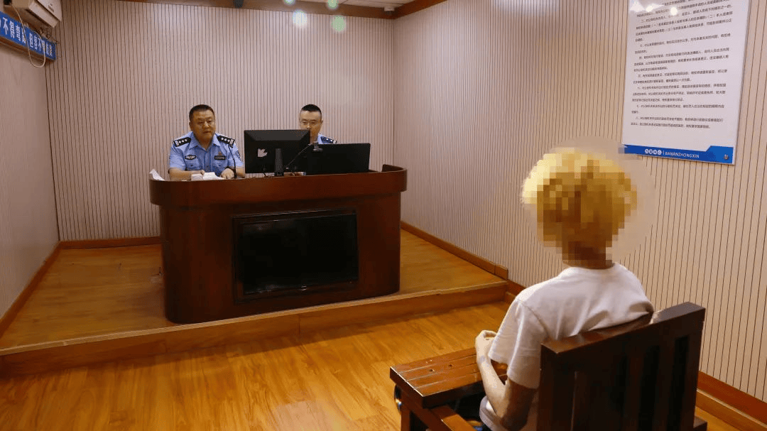 加油站内砸车打人<strong></p>
<p>营业额</strong>，23名嫌疑人被临沂警方抓获