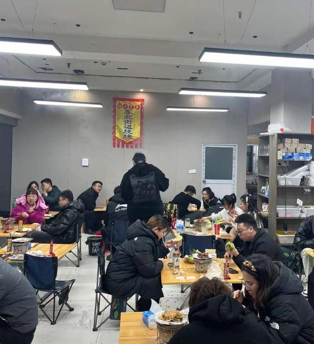 常州一烧烤店花10万赞助苏超<strong></p>
<p>营业额</strong>，因系唯一个体赞助商爆火，附近商户：之前生意一直好