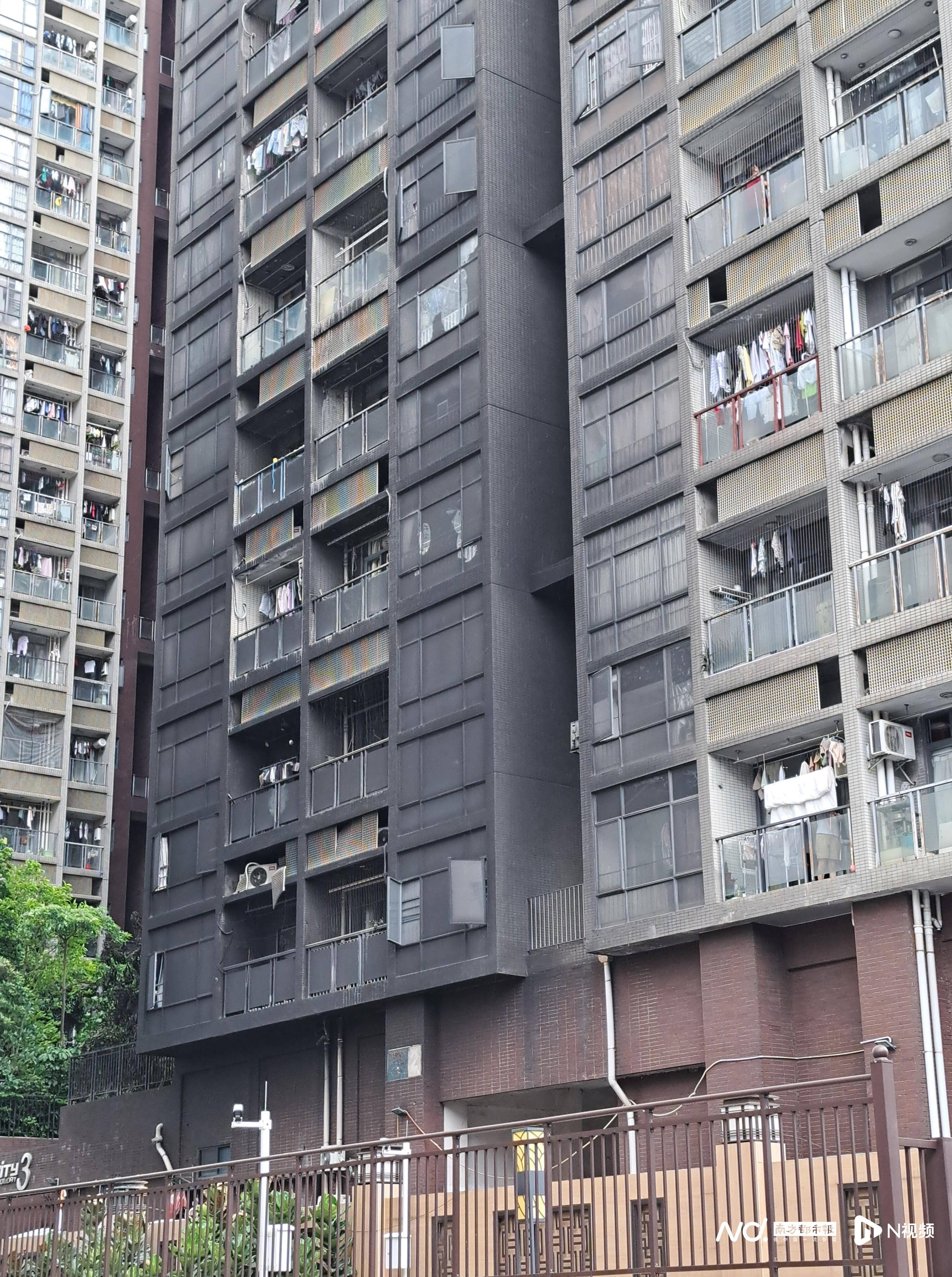 东莞一小区逾百辆电动自行车烧毁<strong></p>
<p>止咳</strong>！住户睡梦中被叫醒撤离逃生
