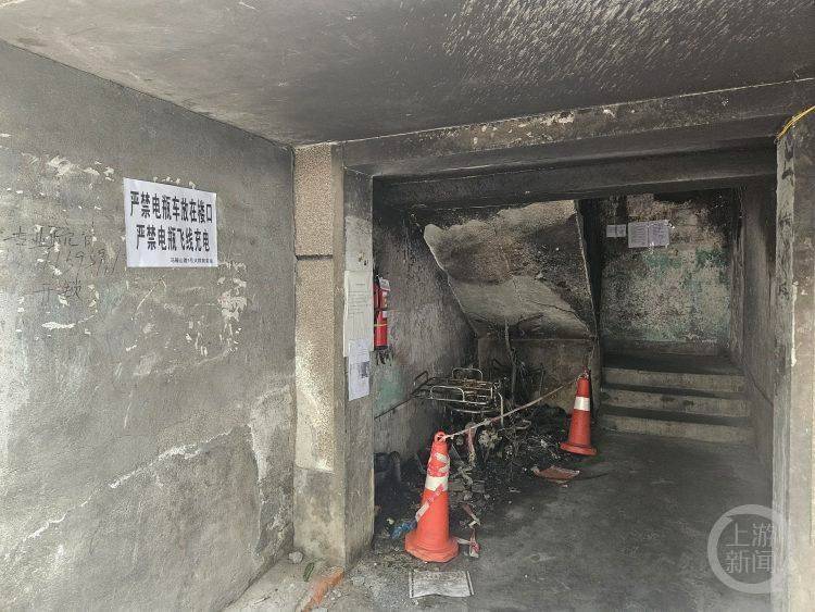 成都一小区电瓶车楼道“飞线充电”酿火灾<strong></p>
<p>hbar币</strong>，一家四口1死2伤，涉事车主被刑拘