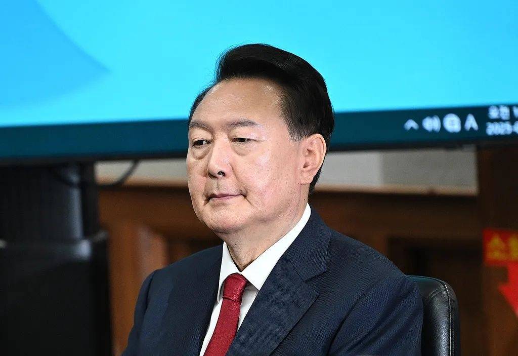 尹锡悦被拘首日菜单曝光<strong></p>
<p>pepe币</strong>，有蒸土豆辣白菜，牢房内部条件：没床没空调，只能打地铺