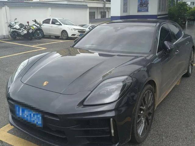离奇<strong></p>
<p>TON</strong>！昆明一辆140万的保时捷在停车场凭空消失