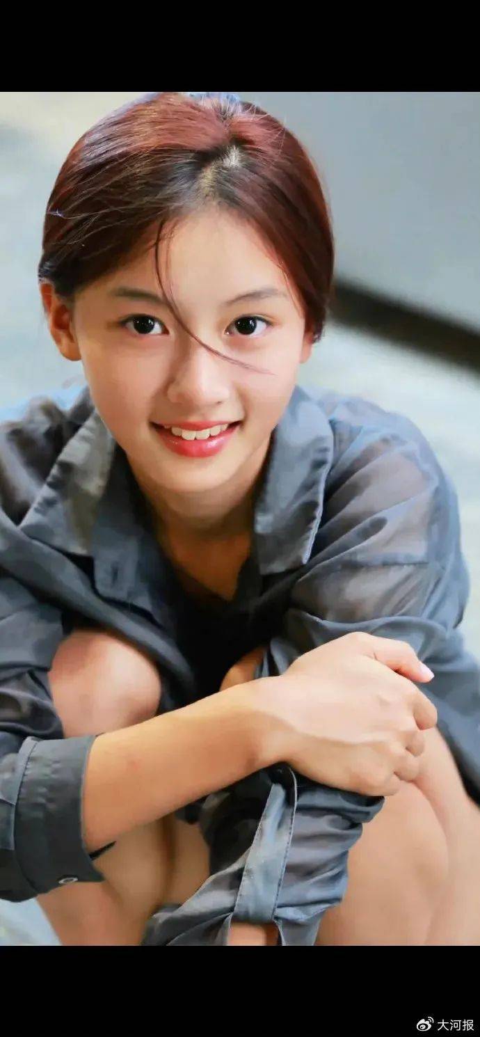 15岁女孩七七1分钟视频报价1万<strong></p>
<p>稳定币</strong>，因神似张柏芝走红，七七妈妈曾称以学业为由拒绝于正邀约