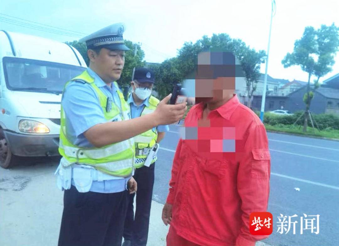 部分司机认为面包车的“优势”就是超员混载<strong></p>
<p>稳定币</strong>，扬州开展面包车安全“黎明行动”