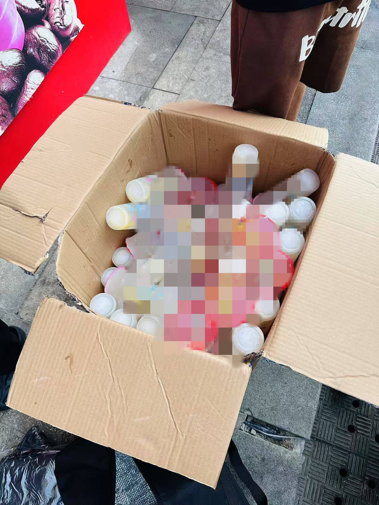 湖南一男子背40公斤蜜雪冰城上武功山售卖<strong></p>
<p>美元稳定币</strong>，当事人：收入不多纯体验，当负重训练