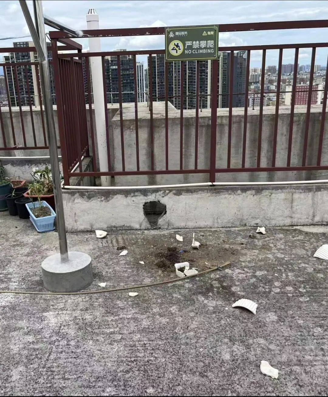 湖南衡阳29岁女子疑被男友施暴后从25楼跳下身亡 男友徐某此前还刺激说：“你放心<strong></p>
<p>行长</strong>，她不会去死的”