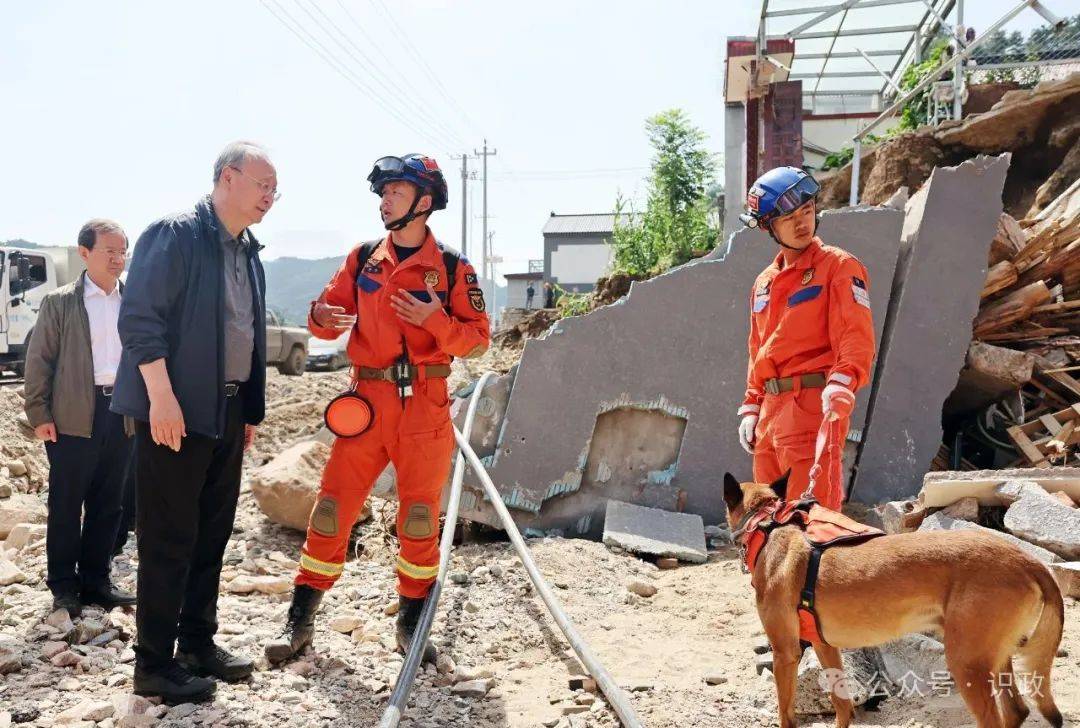 北京市委书记尹力、市长殷勇到怀柔区检查灾后恢复重建工作<strong></p>
<p>北京君正股票</strong>，看望慰问尹春燕亲属、受灾群众和抢险救灾一线工作人员