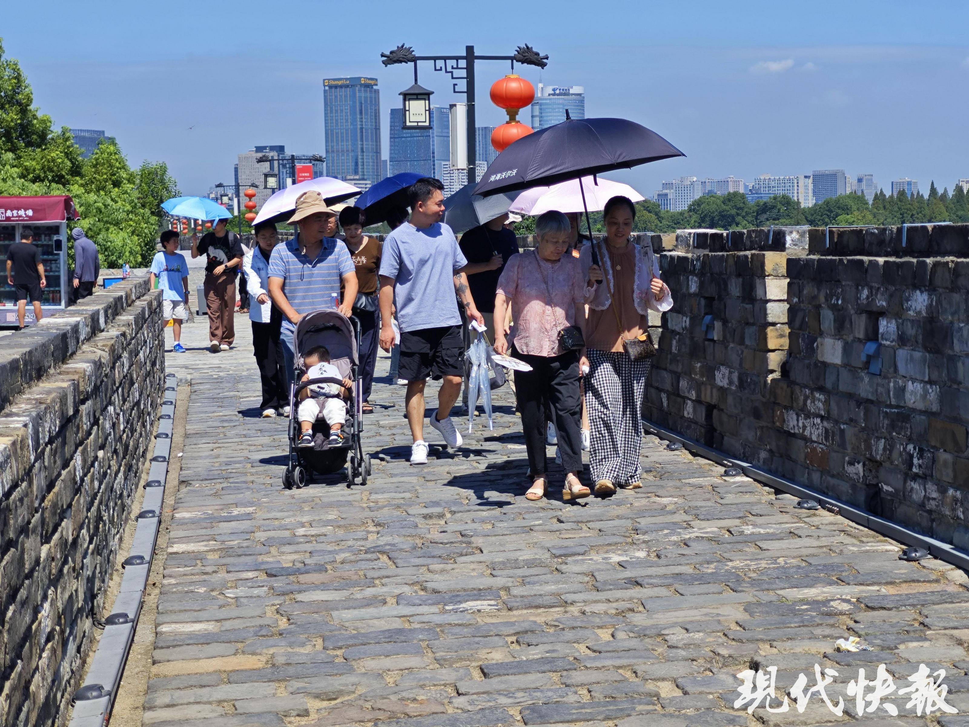 读城︱650岁南京城墙“最美1400米”修缮完成<strong></p>
<p>南宁百货股票</strong>，城墙北线恢复全线开放