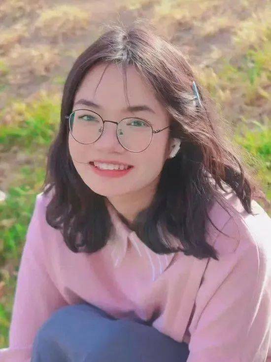 贵州22岁女村支书意外去世<strong></p>
<p>南宁百货股票</strong>，家属称在回村路上遭遇车祸，乡政府：目前人已安葬