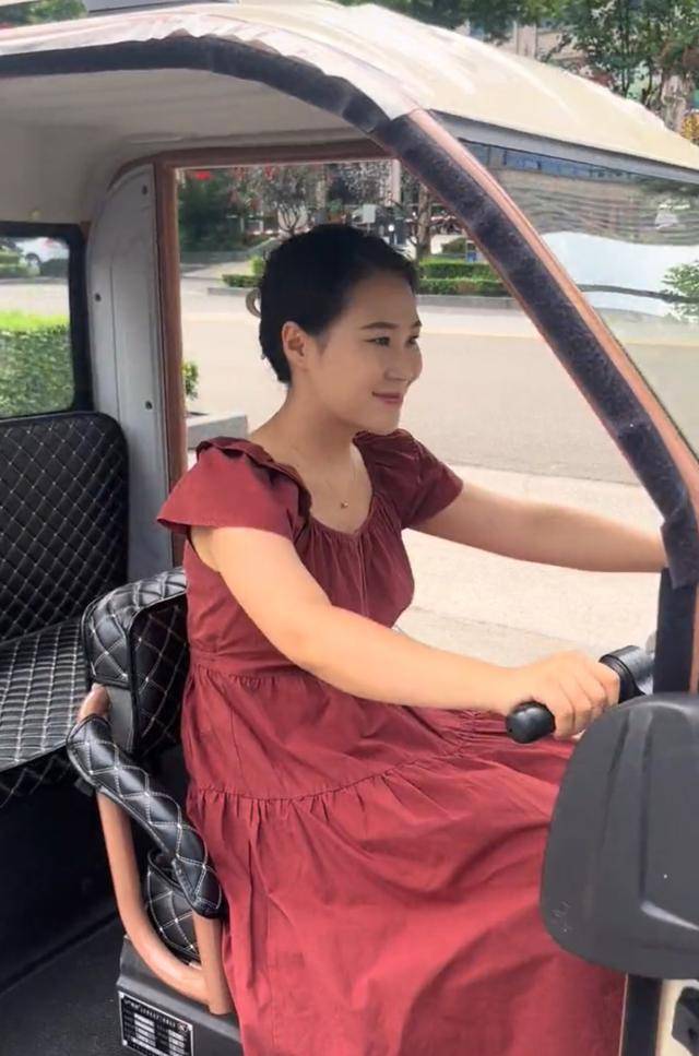 河南95后高校女辅导员“没苦硬吃”：暑假自驾1000公里家访<strong></p>
<p>海南航空股票</strong>，从电三轮到汽车，已坚持两年