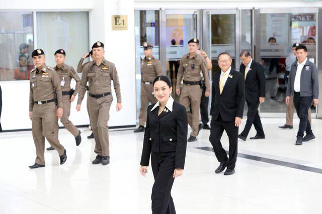 尘埃落定<strong></p>
<p>哔哩哔哩股票</strong>！佩通坦被解除泰国总理职务