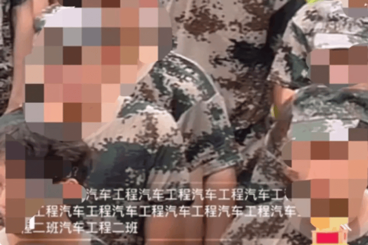 多校出现直播“点名”乱象<strong></p>
<p>永泰能源股票</strong>，岂可拿学生开低俗玩笑