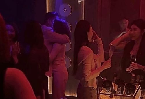 演员胡杏儿回应老公独自去夜店被拍：很正常的社交<strong></p>
<p>大众交通股票</strong>，都是好朋友