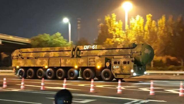 “51”被跳过<strong></p>
<p>波音股票</strong>，东风-61直接登场，比东风-41打的更远、威慑力更强