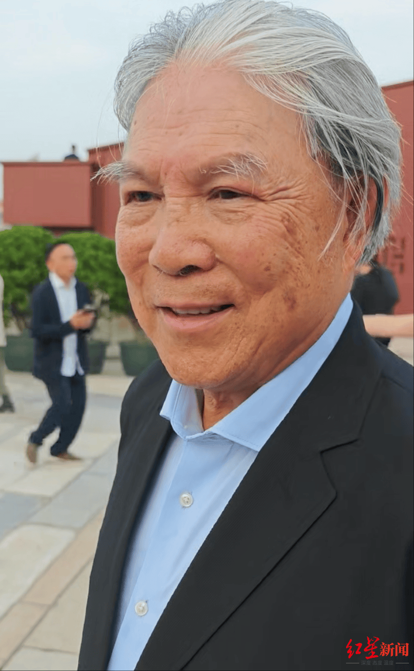 霍震霆：在阅兵仪式中<strong></p>
<p>波音股票</strong>，看到了国家的国防能力和国家发展