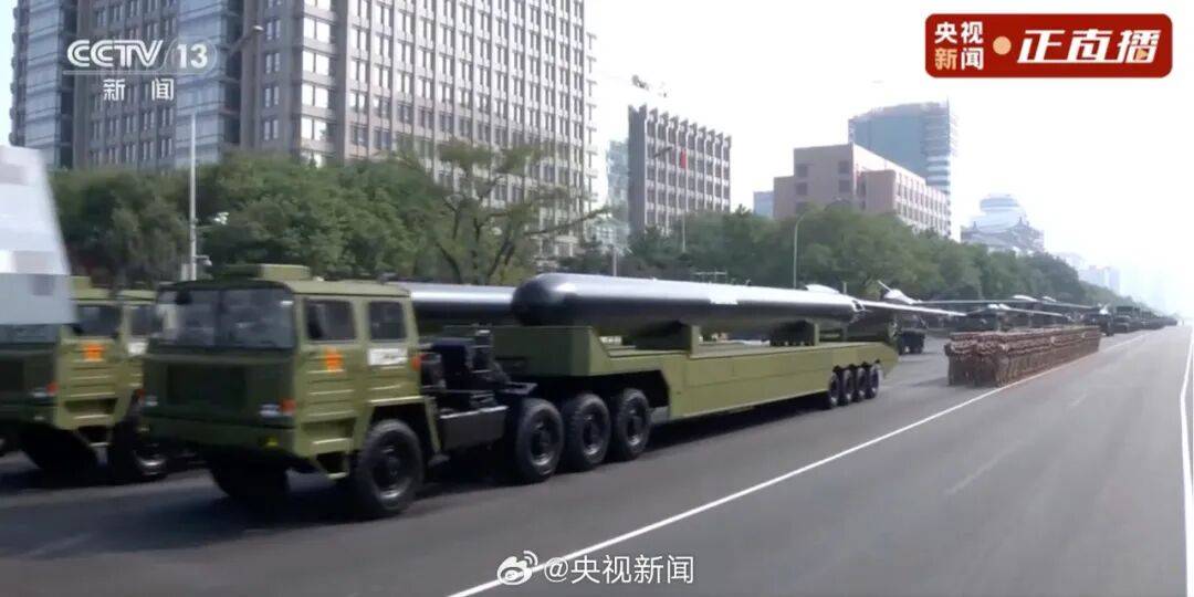 东风-61、巨浪-3、折叠翼预警机、歼-20S<strong></p>
<p>波音股票</strong>，画面披露！