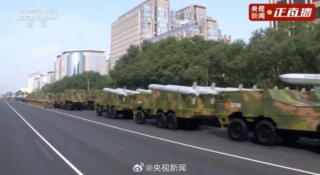 东风-61、巨浪-3、折叠翼预警机、歼-20S<strong></p>
<p>波音股票</strong>，画面披露！