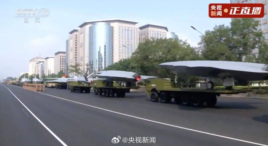 东风-61、巨浪-3、折叠翼预警机、歼-20S<strong></p>
<p>波音股票</strong>，画面披露！