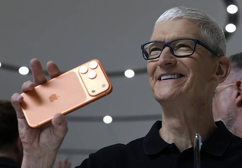 iPhone 17只是开始！苹果将陆续推出10款新品<strong></p>
<p>好当家股票</strong>，首款无显示屏智能眼镜也将亮相