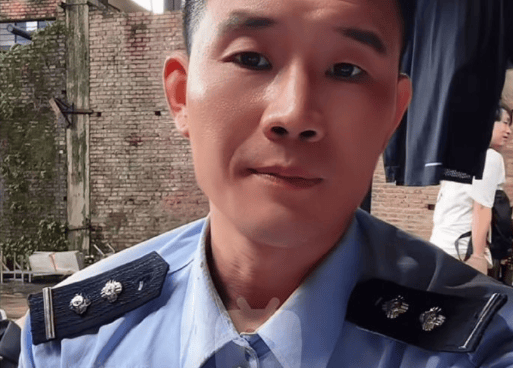 “嘎子谢孟伟”穿警服直播带货<strong></p>
<p>怡亚通股票</strong>，云南警方通报：谢某某(男，36岁，河北雄县人)，行政拘留7日