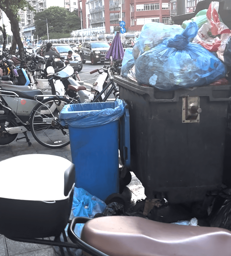 深圳一医院门口被指“举步维艰”<strong></p>
<p>雷柏科技股票</strong>！整治后记者实探:仍很堵