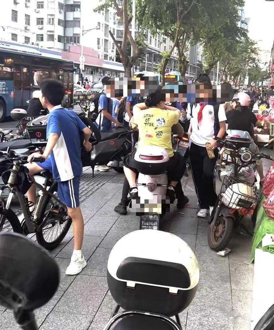 深圳一医院门口被指“举步维艰”<strong></p>
<p>雷柏科技股票</strong>！整治后记者实探:仍很堵