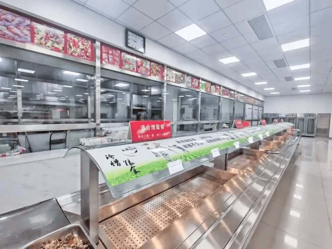 多地宣布：国庆期间机关食堂向社会开放<strong></p>
<p>柳工股票</strong>，有食堂4菜1汤15元，可订桌席